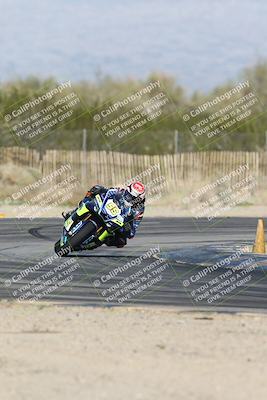 media/Jan-15-2026-Racers Edge (Thu) [[dfebeb70ab]]/2-A Group/Session 5 Turn 2/